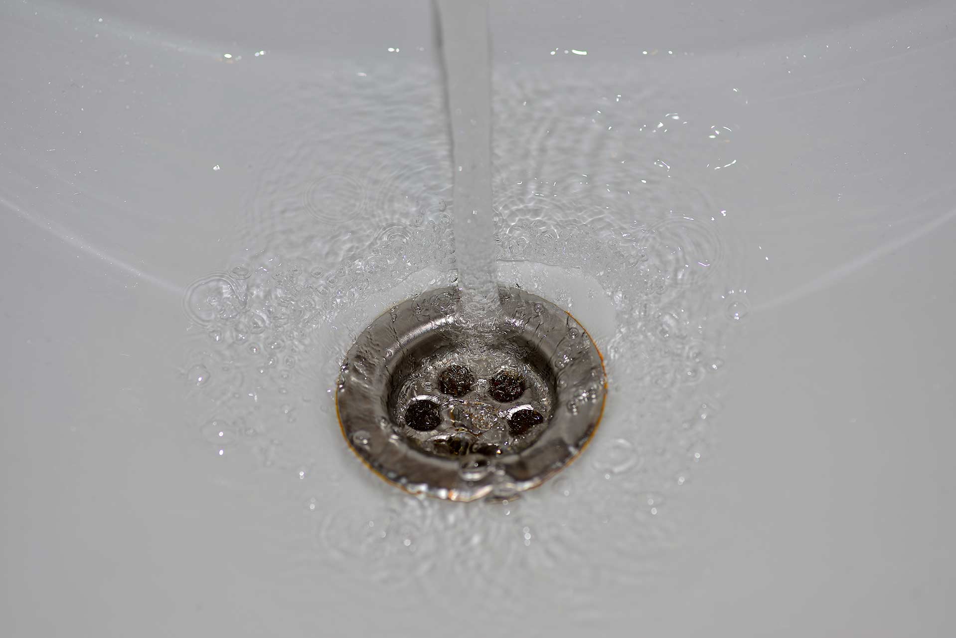 A2B Drains provides services to unblock blocked sinks and drains for properties in Yeading.
